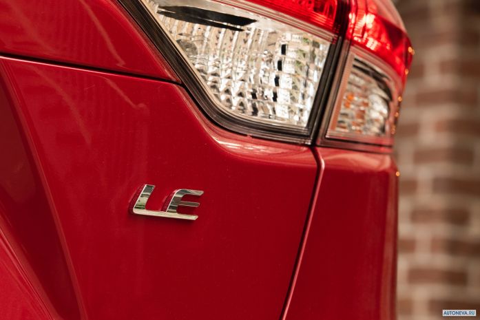 2020 Toyota Corolla LE Sedan - фотография 19 из 20