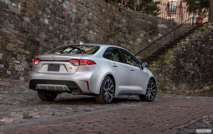 2020 Toyota Corolla SE Sedan - фотография 22 из 32