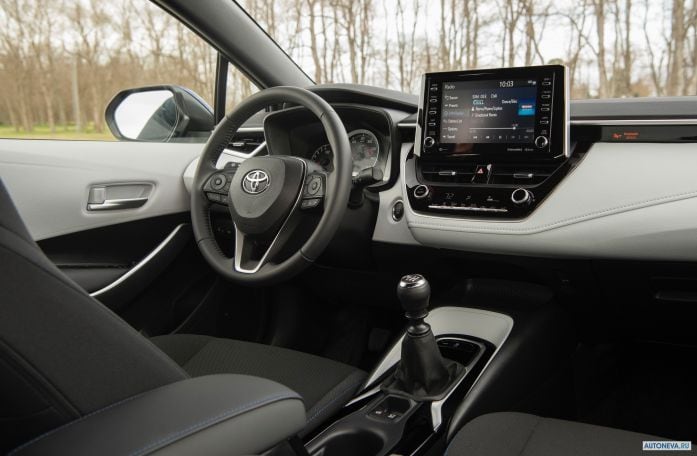 2020 Toyota Corolla SE Sedan - фотография 25 из 32