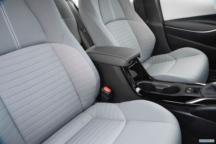 2020 Toyota Corolla SE Sedan - фотография 26 из 32