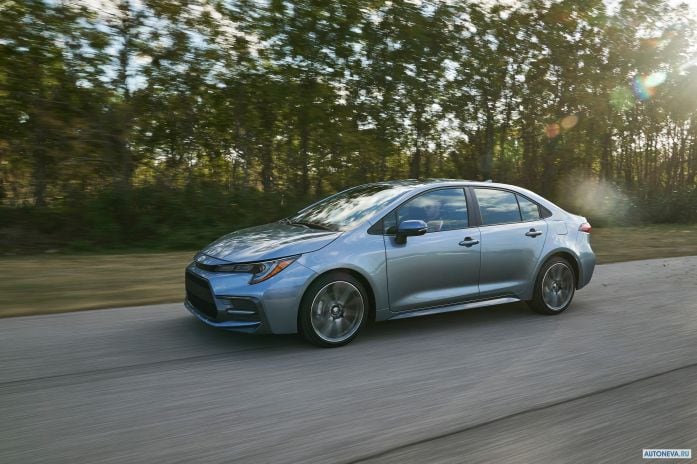 2020 Toyota Corolla XSE Sedan - фотография 11 из 40