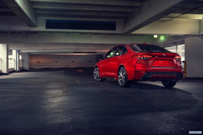 2020 Toyota Corolla XSE Sedan - фотография 20 из 40