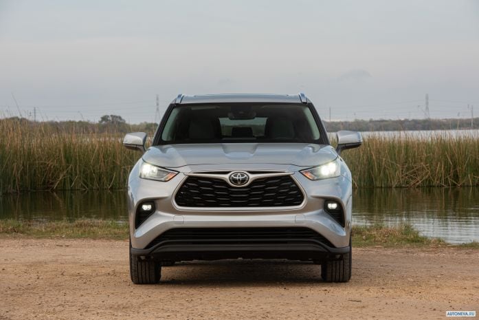 2020 Toyota Highlander XLE - фотография 3 из 28