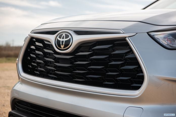 2020 Toyota Highlander XLE - фотография 23 из 28 2020 Toyota Highlander XLE - фотография 23 из 28