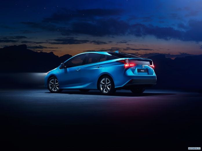 2020 Toyota Prius - фотография 10 из 18