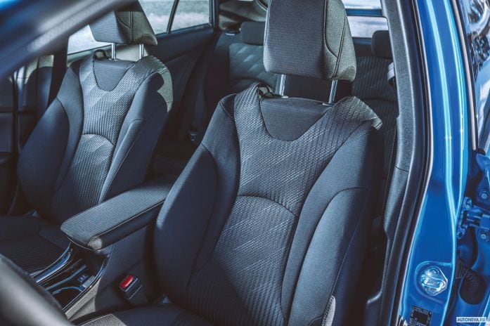 2020 Toyota Prius - фотография 13 из 18