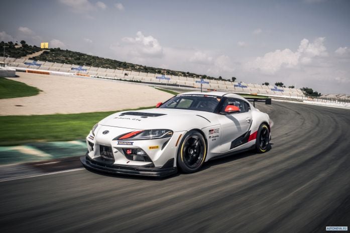 2020 Toyota Supra GT4 - фотография 3 из 10