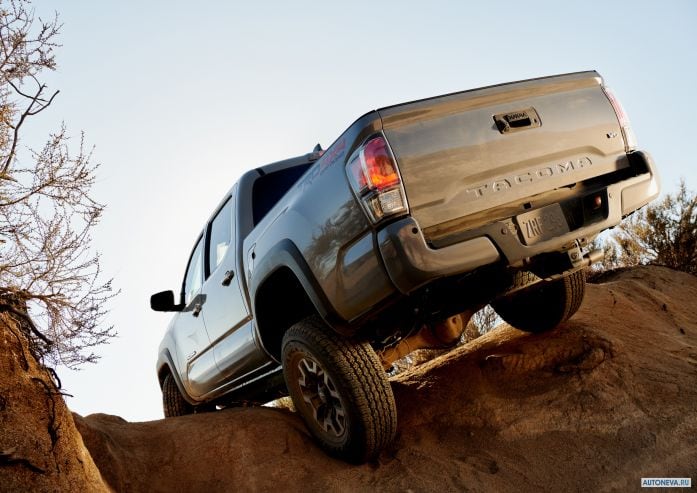 2020 Toyota Tacoma TRD Off-Road Double Cab - фотография 13 из 40