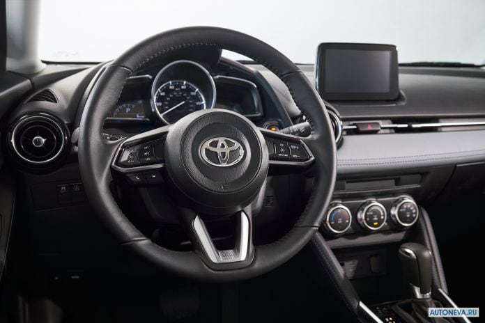 2020 Toyota Yaris Hatchback US-version - фотография 6 из 11 2020 Toyota Yaris Hatchback US-version - фотография 6 из 11