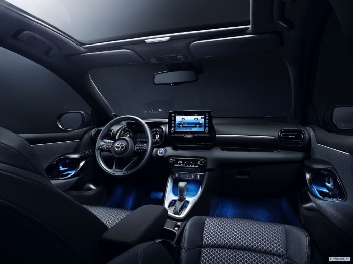 2020 Toyota Yaris Hybrid - фотография 9 из 11