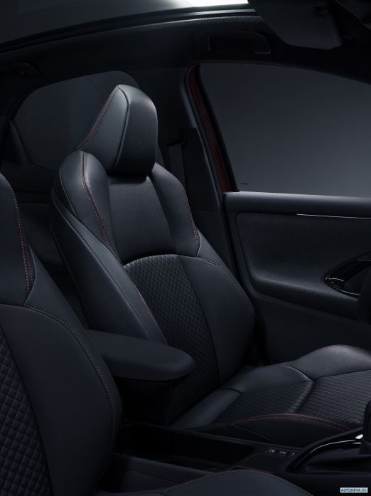 2020 Toyota Yaris Hybrid - фотография 10 из 11