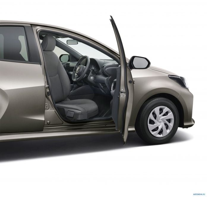 2020 Toyota Yaris Hybrid JP - фотография 23 из 25 2020 Toyota Yaris Hybrid JP - фотография 23 из 25