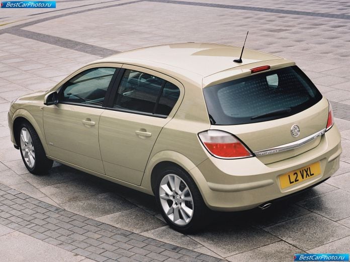 2005 Vauxhall Astra 5-door - фотография 19 из 53