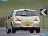 vauxhall_2005-astra_5-door_1600x1200_029.jpg