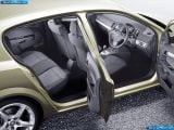 vauxhall_2005-astra_5-door_1600x1200_045.jpg