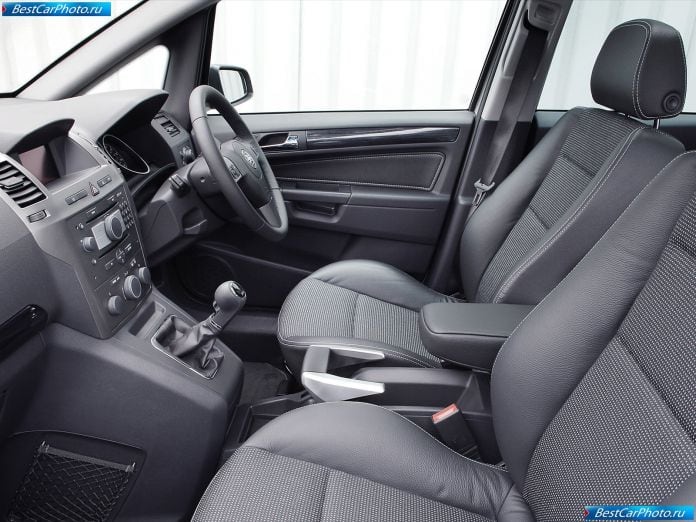 2005 Vauxhall Zafira - фотография 32 из 48 2005 Vauxhall Zafira - фотография 32 из 48