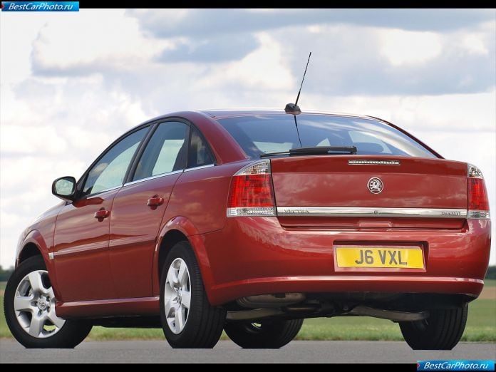 2006 Vauxhall Vectra - фотография 12 из 27