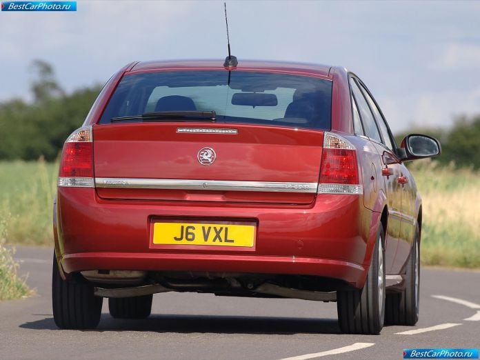 2006 Vauxhall Vectra - фотография 13 из 27