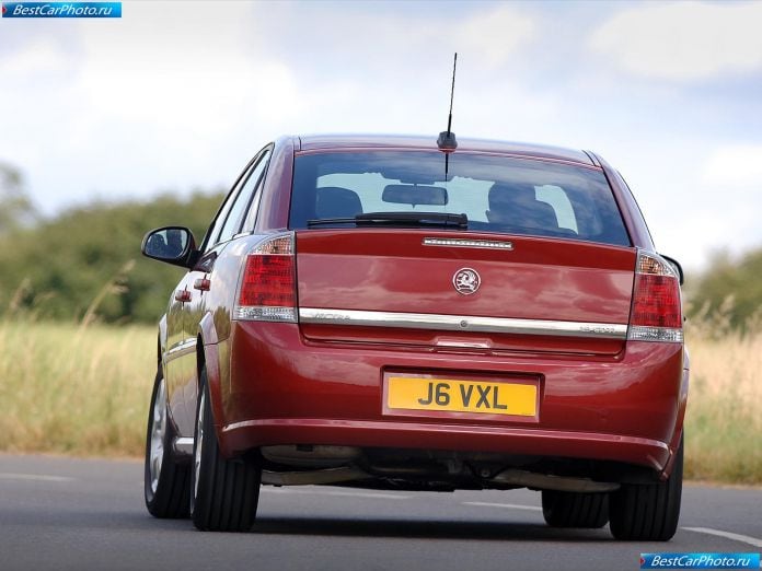 2006 Vauxhall Vectra - фотография 16 из 27