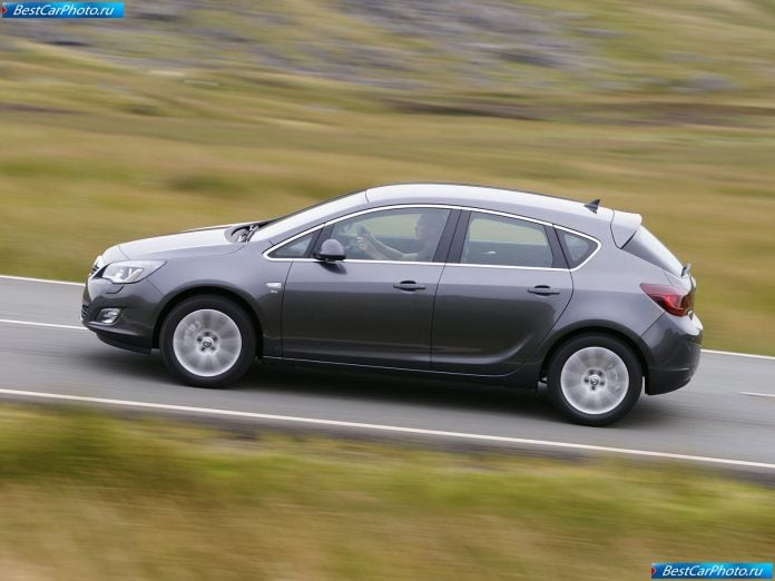 2010 Vauxhall Astra - фотография 10 из 47