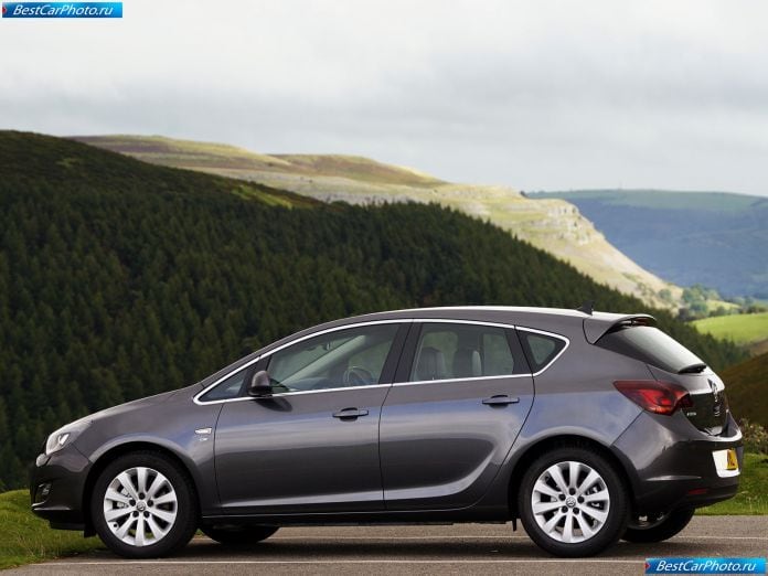2010 Vauxhall Astra - фотография 11 из 47