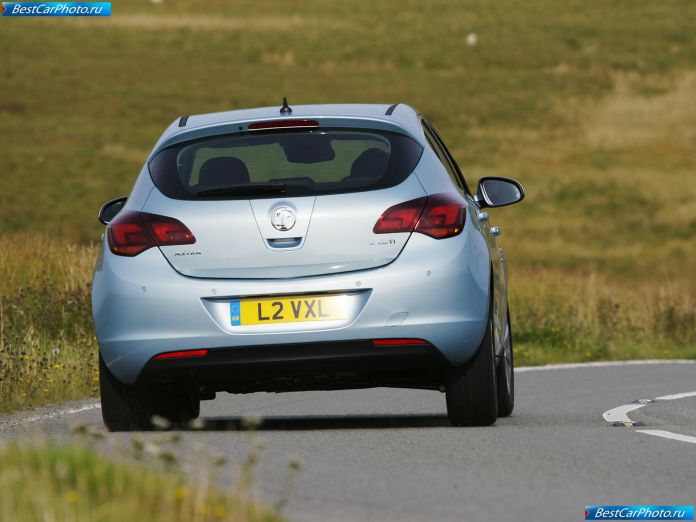 2010 Vauxhall Astra - фотография 19 из 47