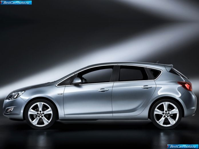 2010 Vauxhall Astra - фотография 23 из 47