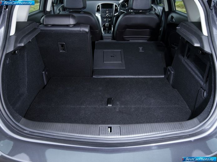 2010 Vauxhall Astra - фотография 31 из 47