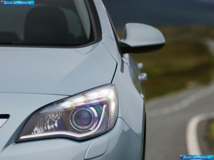 2010 Vauxhall Astra - фотография 32 из 47