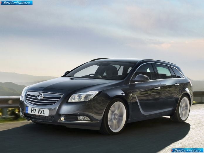 2010 Vauxhall Insignia Sports Tourer - фотография 2 из 95 2010 Vauxhall Insignia Sports Tourer - фотография 2 из 95