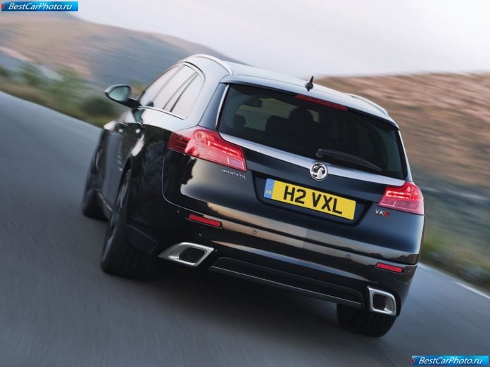 2010 Vauxhall Insignia Vxr Sports Tourer - фотография 18 из 21
