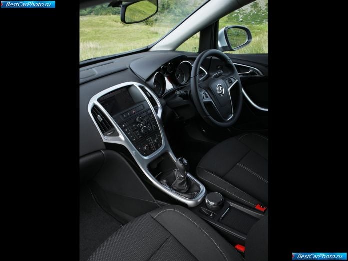 2011 Vauxhall Astra Sports Tourer - фотография 104 из 105