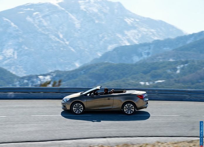 2013 Vauxhall Cascada - фотография 27 из 61