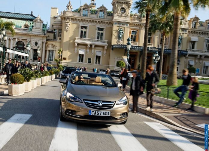 2013 Vauxhall Cascada - фотография 43 из 61