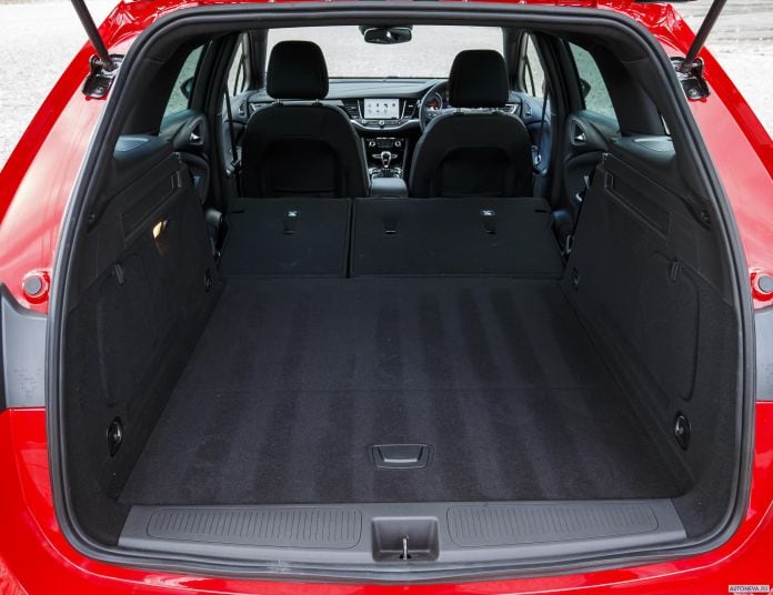 2016 Vauxhall Astra Sports Tourer - фотография 34 из 45