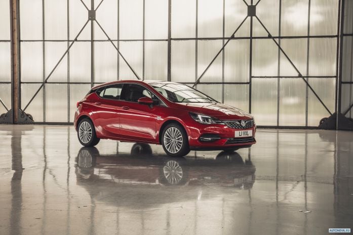 2020 Vauxhall Astra - фотография 15 из 40