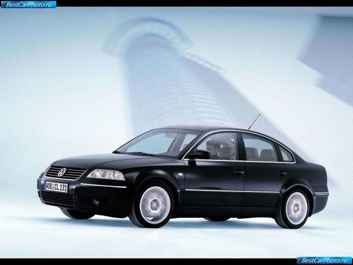 2001 Volkswagen Passat W8 - фотография 2 из 53