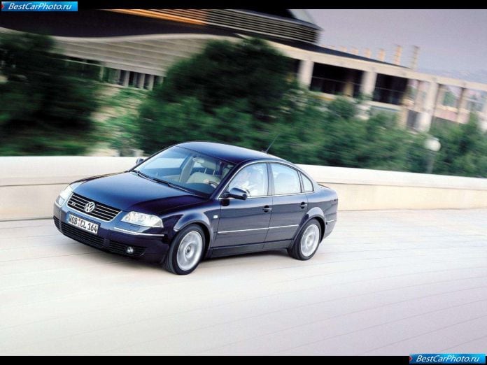 2001 Volkswagen Passat W8 - фотография 4 из 53
