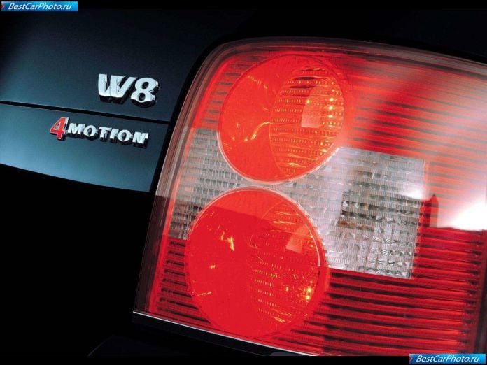 2001 Volkswagen Passat W8 - фотография 35 из 53