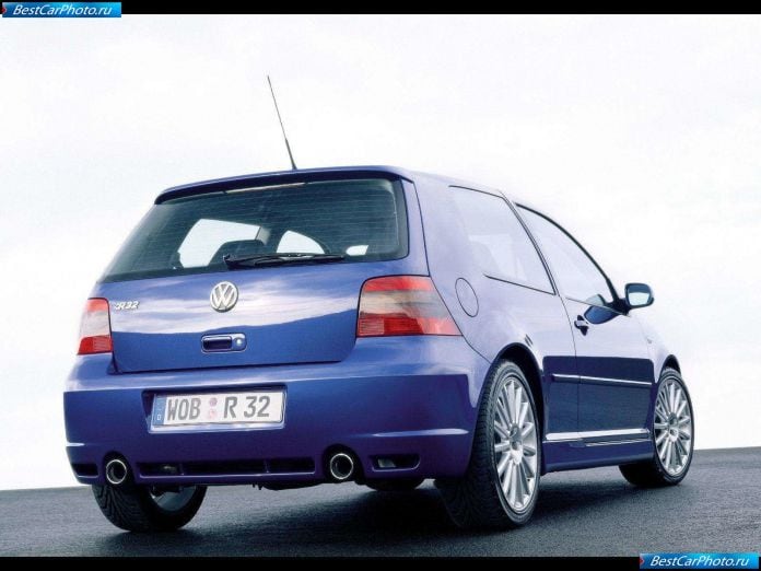 2002 Volkswagen Golf R32 - фотография 15 из 34
