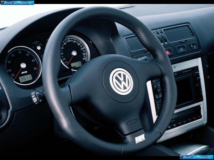 2002 Volkswagen Golf R32 - фотография 19 из 34 2002 Volkswagen Golf R32 - фотография 19 из 34