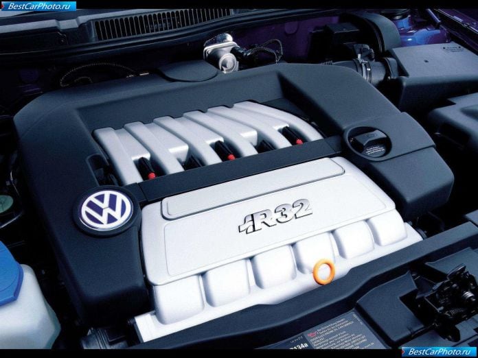 2002 Volkswagen Golf R32 - фотография 24 из 34