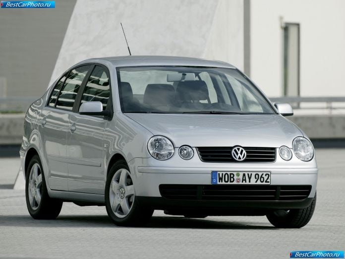 2003 Volkswagen Polo Sedan - фотография 1 из 12