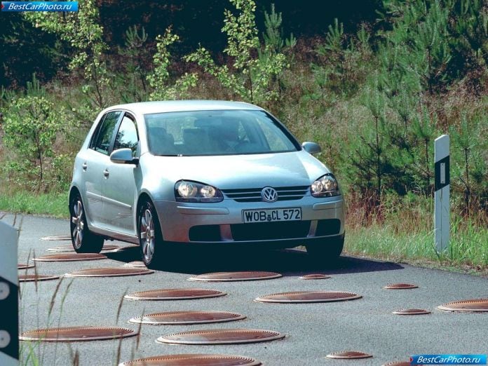 2004 Volkswagen Golf - фотография 5 из 29 2004 Volkswagen Golf - фотография 5 из 29