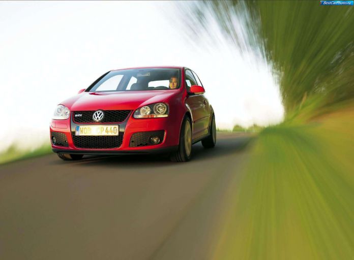 2004 Volkswagen Golf GTI - фотография 30 из 93