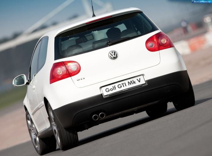 2004 Volkswagen Golf GTI - фотография 40 из 93