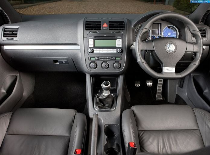 2004 Volkswagen Golf GTI - фотография 57 из 93