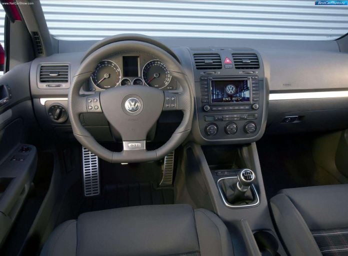 2004 Volkswagen Golf GTI - фотография 58 из 93