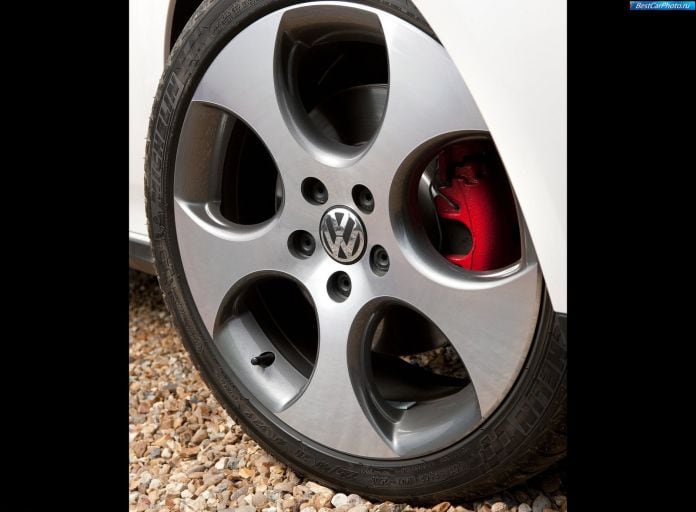 2004 Volkswagen Golf GTI - фотография 81 из 93