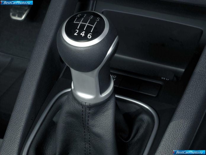 2004 Volkswagen Golf Gti 3door - фотография 36 из 52